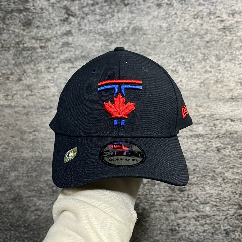 New Era 39Thirty Toronto Blue Jays City Connect Hat Black MLB Embroidered‎ M/L
